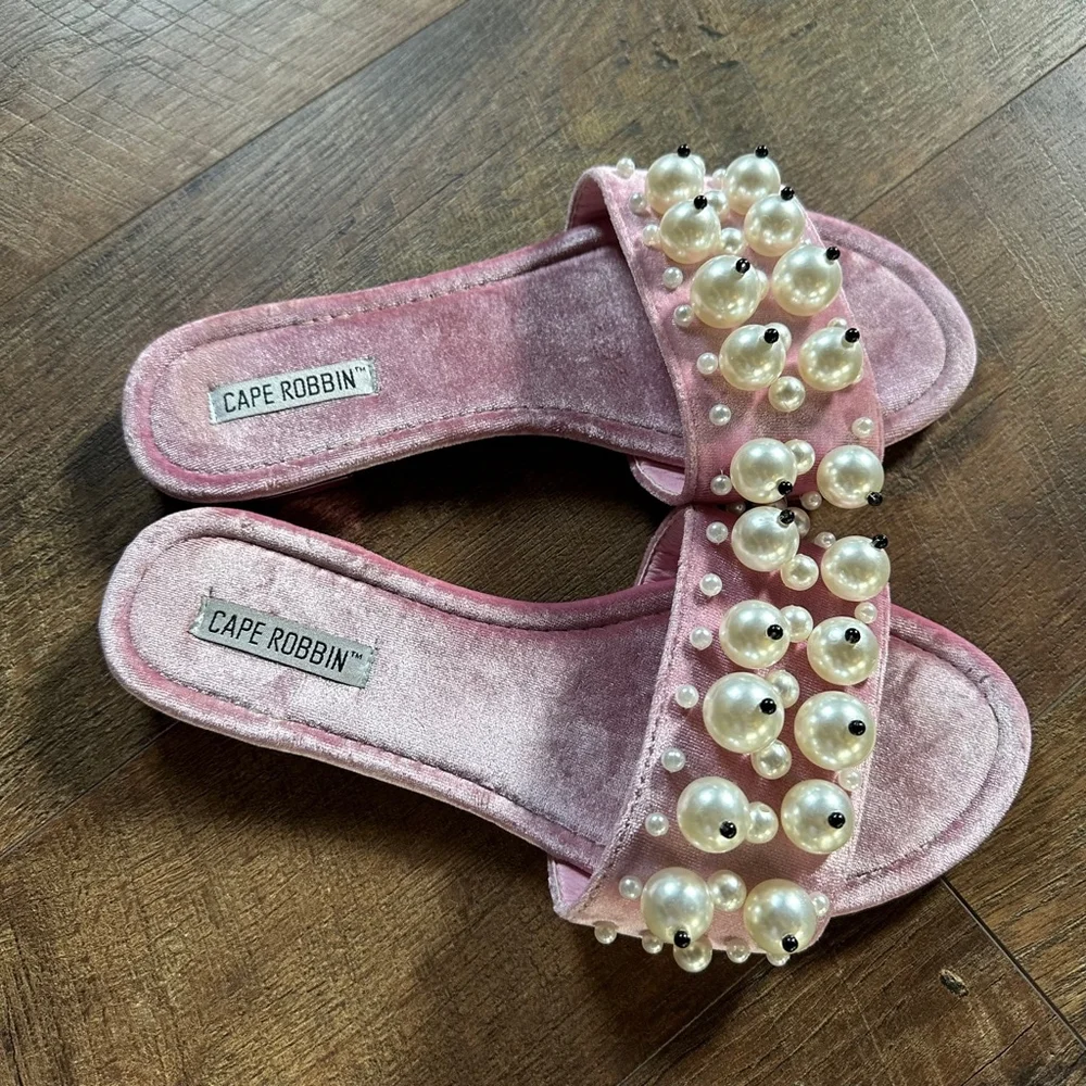 Women's Cape Robbin Pink Pearl Embellished Slides Size 9M - Picture 2 of 6